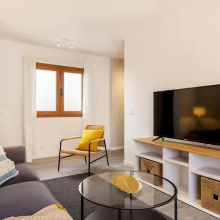 Апартаменты Charming Place Near The Casa Checha